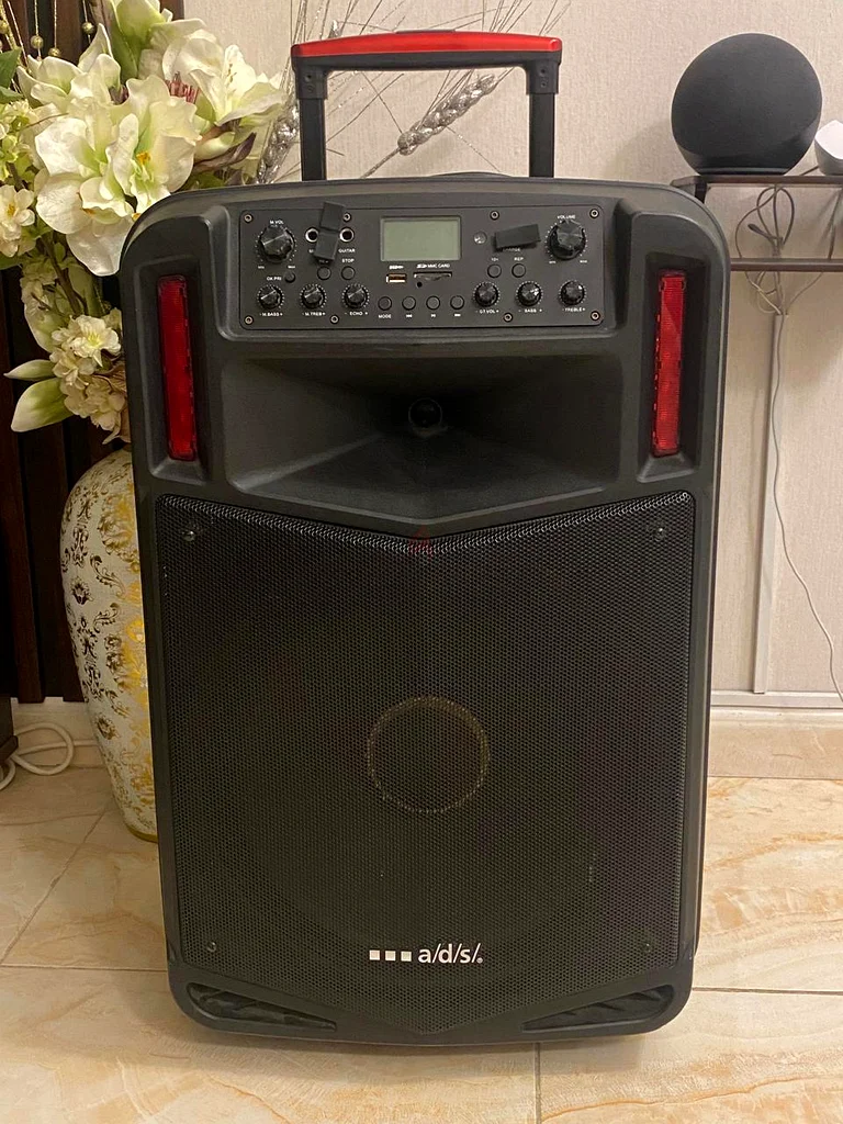 KARAOKE SYSTEM WITH MIXER AND MIC