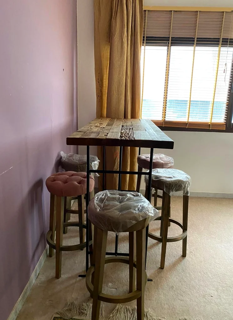 طاولة عالية كلاسيكية632078936494111116