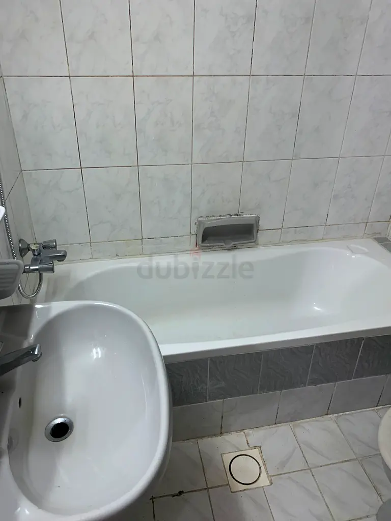 Apartment Exeuctive partition room 1280 in Burjuman Dubai