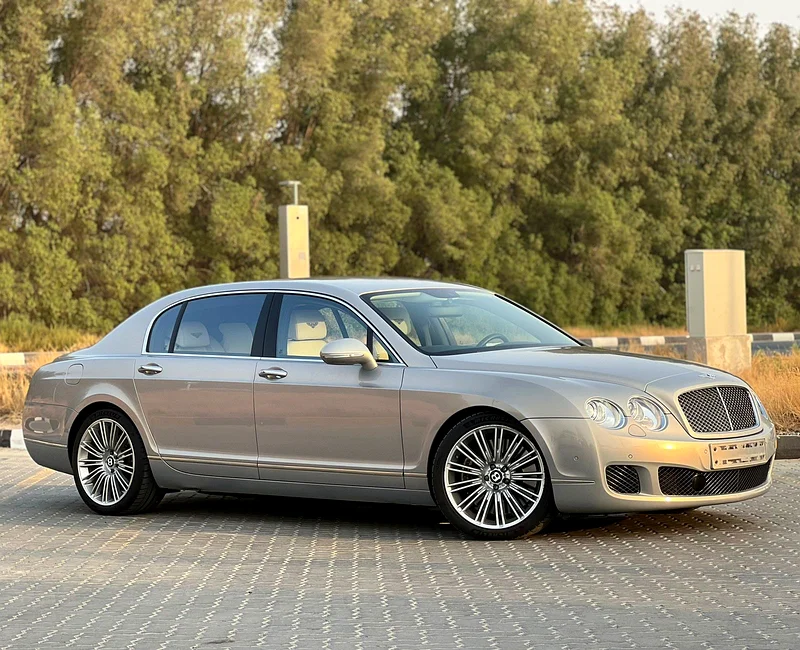 بنتلي كونتيننتال فلواينج سبر سبيد 2013 جي سي سي كيلومترات قليلة جداً63174777725571112