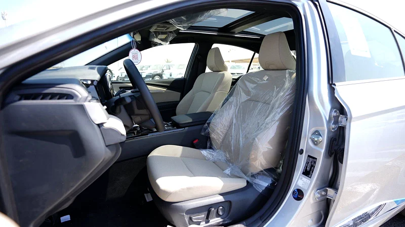 2025 - CAMRY LE 2.5L HYBRID WITH PANORAMIC ROOF - GCC63167095184771112