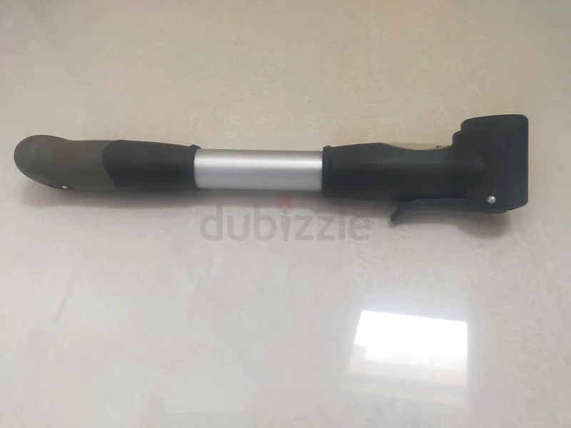 Portable bike inflator pump with guage63170852875649111