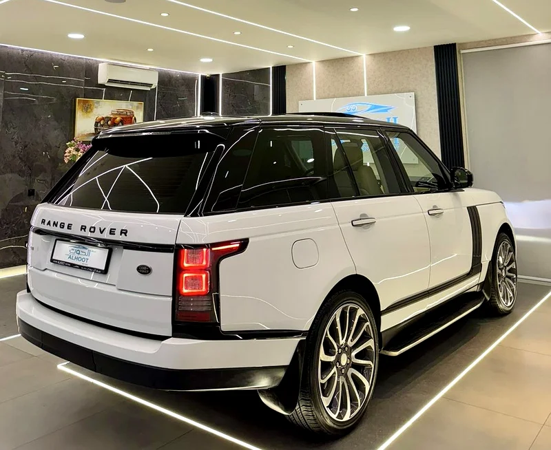 ELITE RANGE ROVER VOGUE V8 AUTOBIOGRAPHY II GCC || TOP RANGE II ACCIDENT-FREE II PERFECT CONDITION63178402393601112