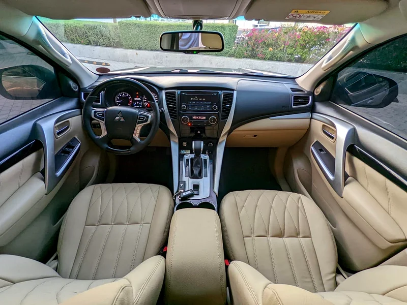 MITSUBISHI MONTERO SPORT 2016 GCC LOW MILEAGE IN EXCELLENT CONDITION63224310612227112