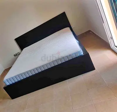 IKEA Malam king size bed 180/200cm bed with 2 storage drawers underneath and Ikea mattress