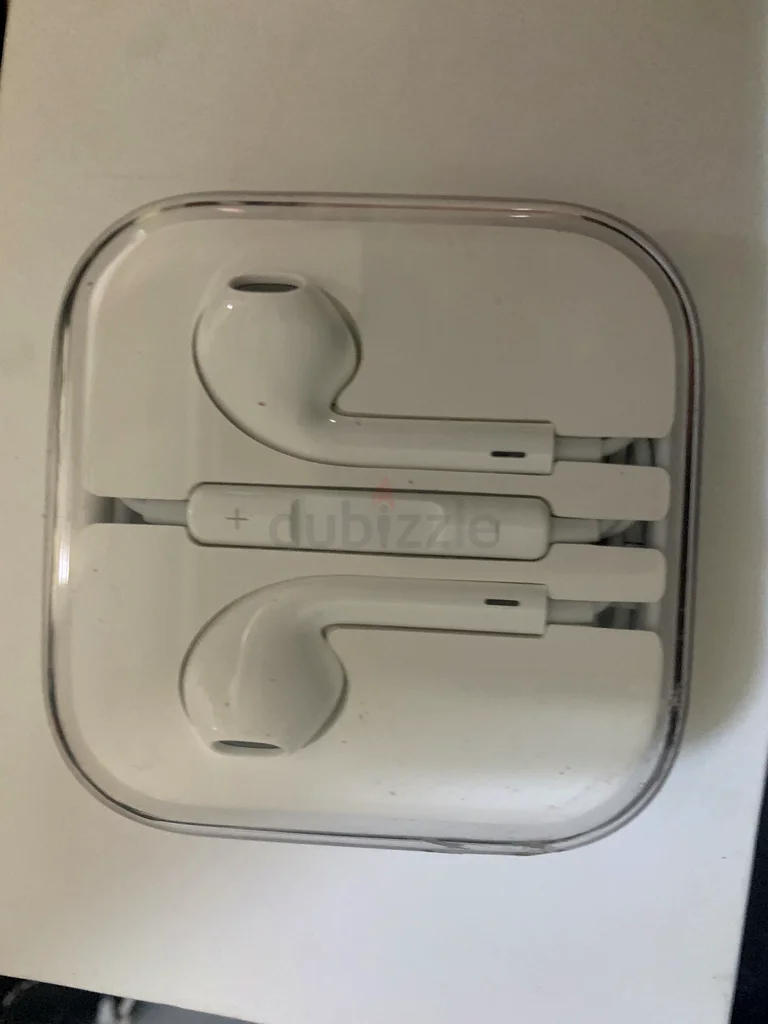 Apple headphones632571180432671117