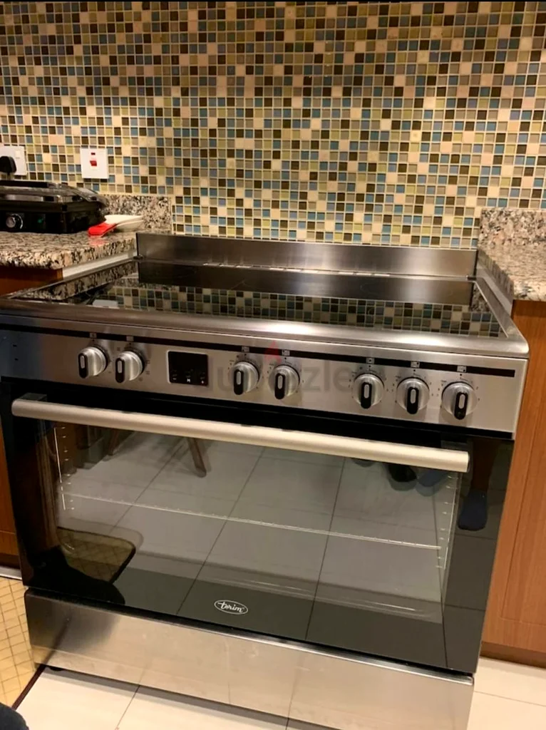 Trim brand full Electric ceramic cooker 90cm Condition like new