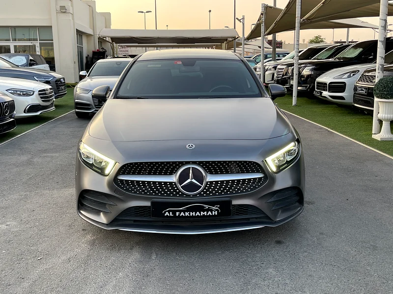 Mercedes A250 Gcc specs ( special color )