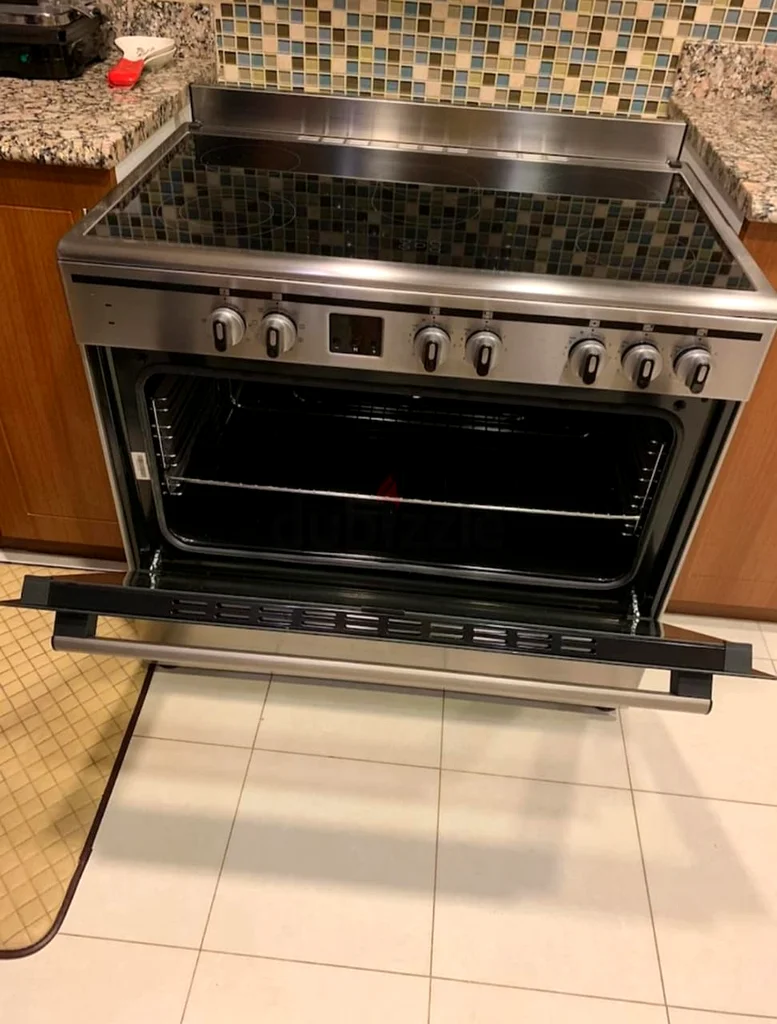 Trim brand full Electric ceramic cooker 90cm Condition like new