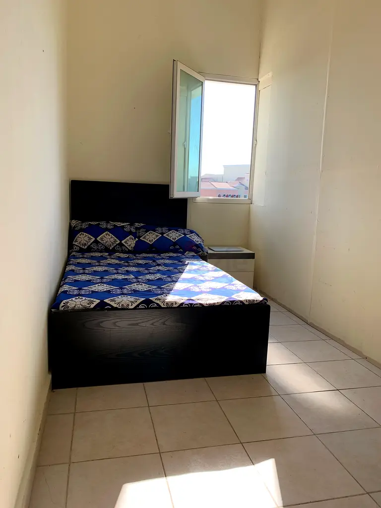 Apartment partition for couple or single male available 1st November