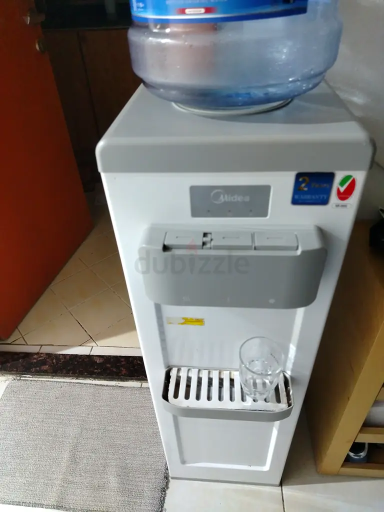 Water dispenser very good condition I media