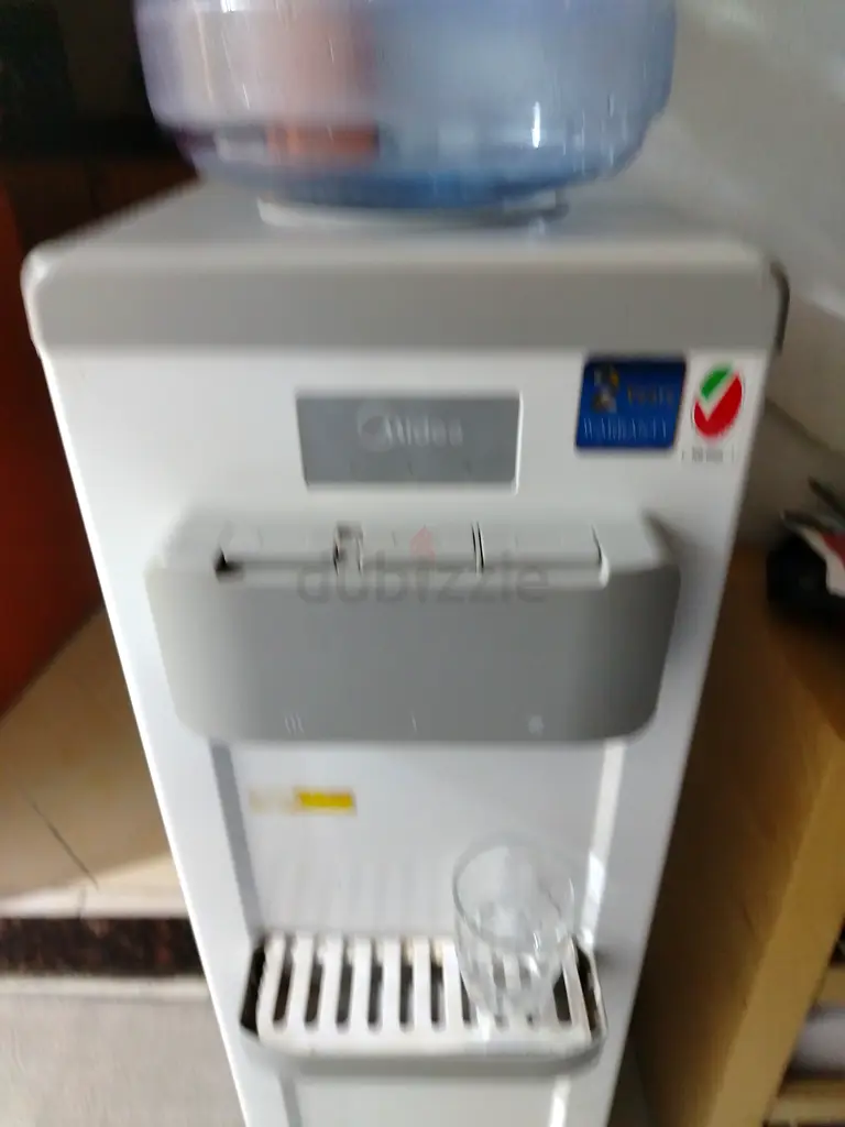 Water dispenser very good condition I media