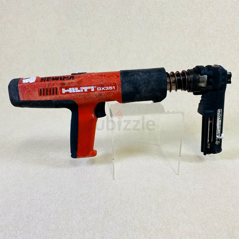 HILTI DX 351 NAIL GUN