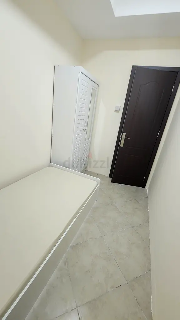 Apartment Partition Room available in JLT Dubai