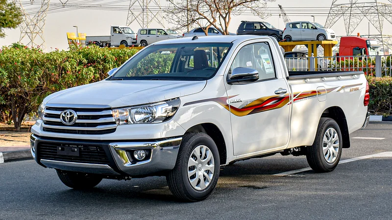 2025 - TOYOTA HILUX GLS 2.7L PETROL S/C63149120765058111
