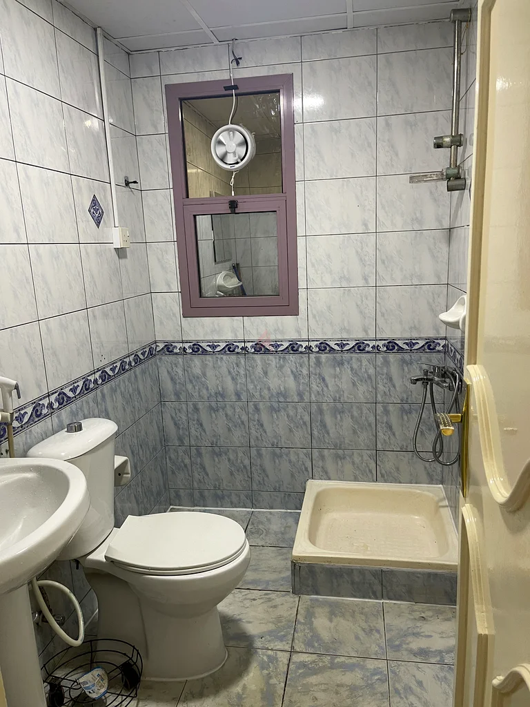 Apartment Executive room for bachelor in Karama near ADCB metro