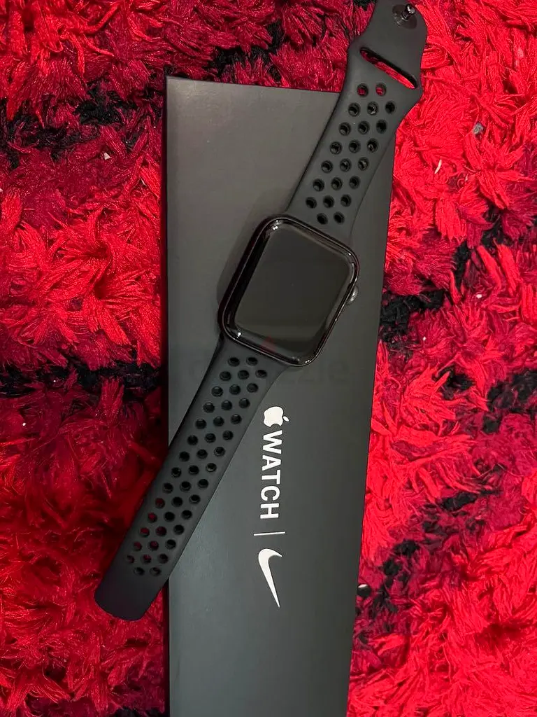 Apple watch series 6 Nike edition