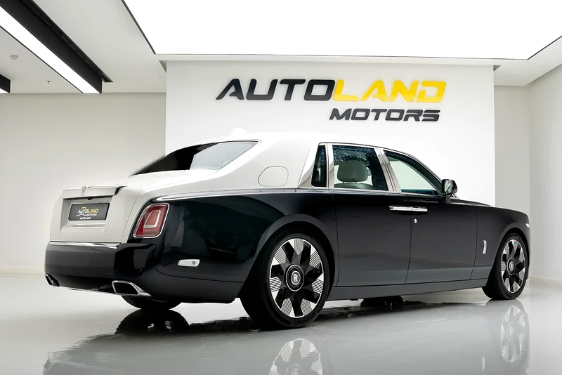 2024 ROLLS ROYCE PHANTOM | TWO TONE | IMMERSIVE SEATING | SHOOTING STAR HEADLINER63175705988610111