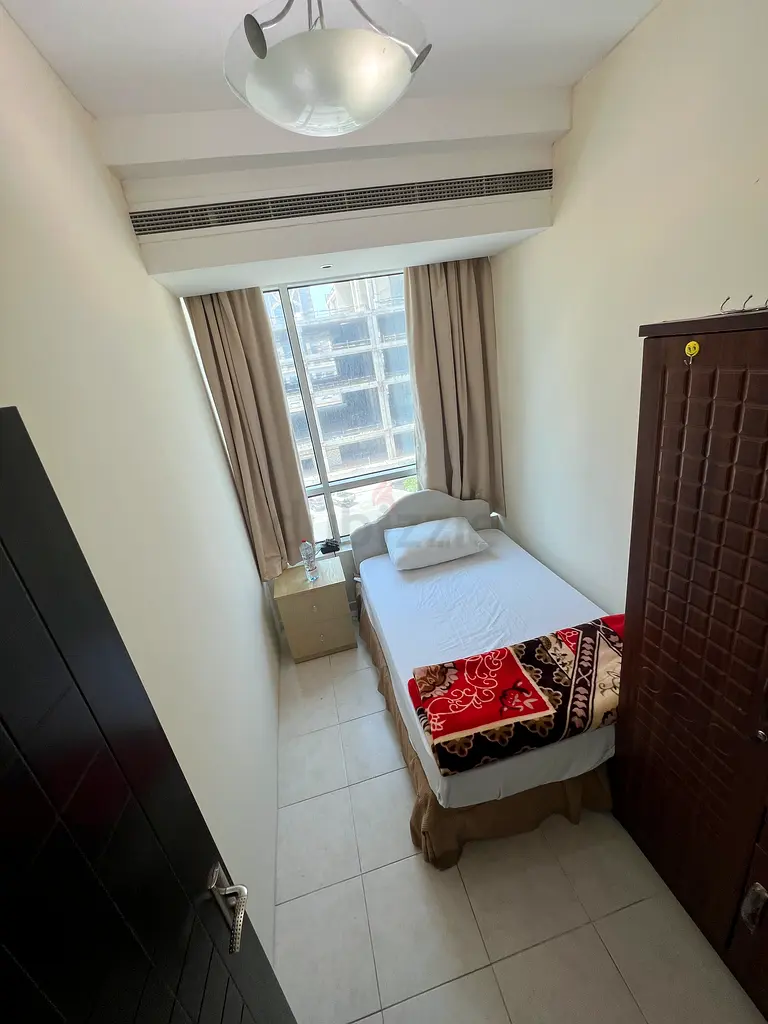 Apartment Private partition for couples Dubai