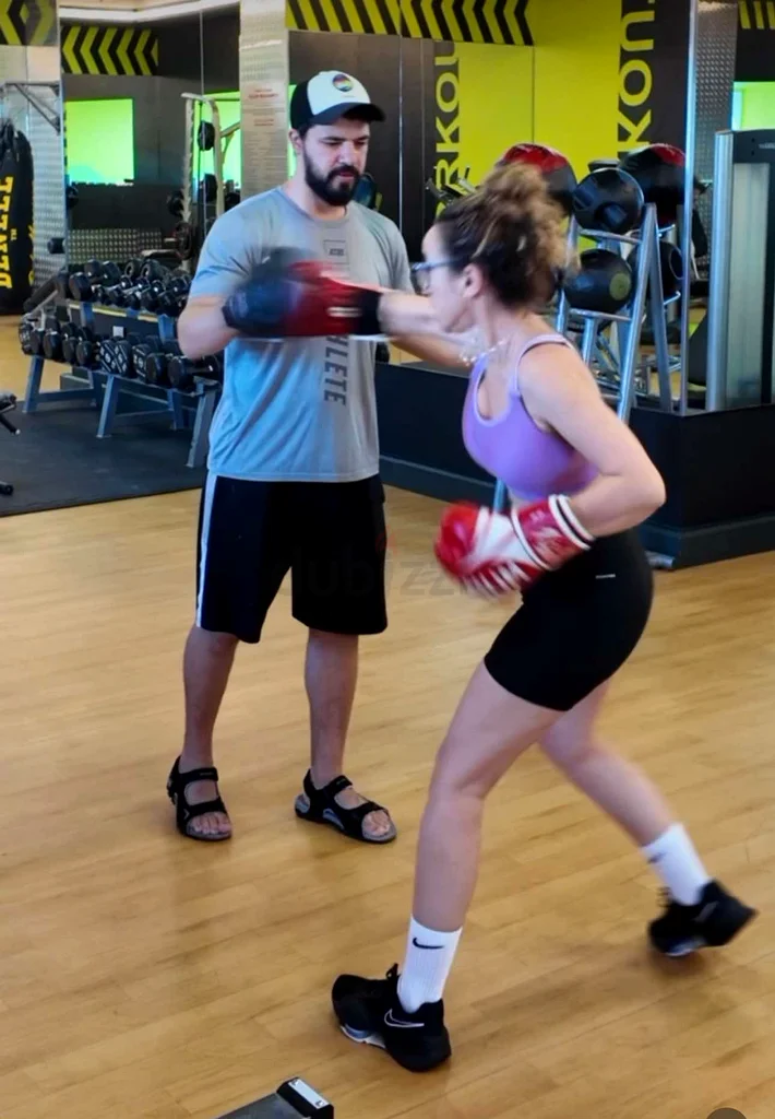 kick boxing personal trainer at your place63221352766339111