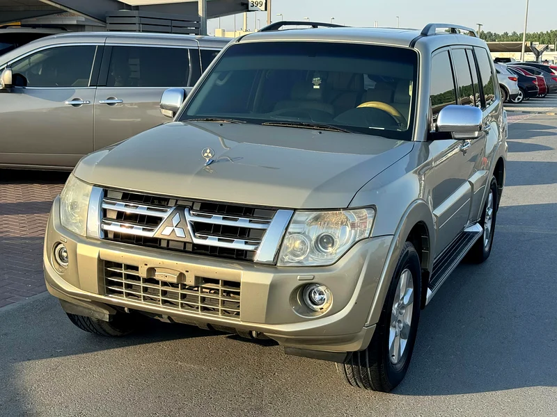 Mitsubshi pajero 2013 fullopshin goldcolor GCC63152749752961113