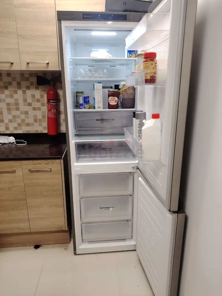 LG bottom freezer refrigerator 60cm width