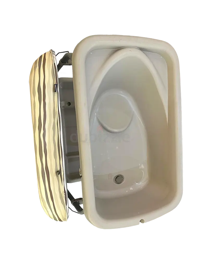 Baby bath and changing table Chicco