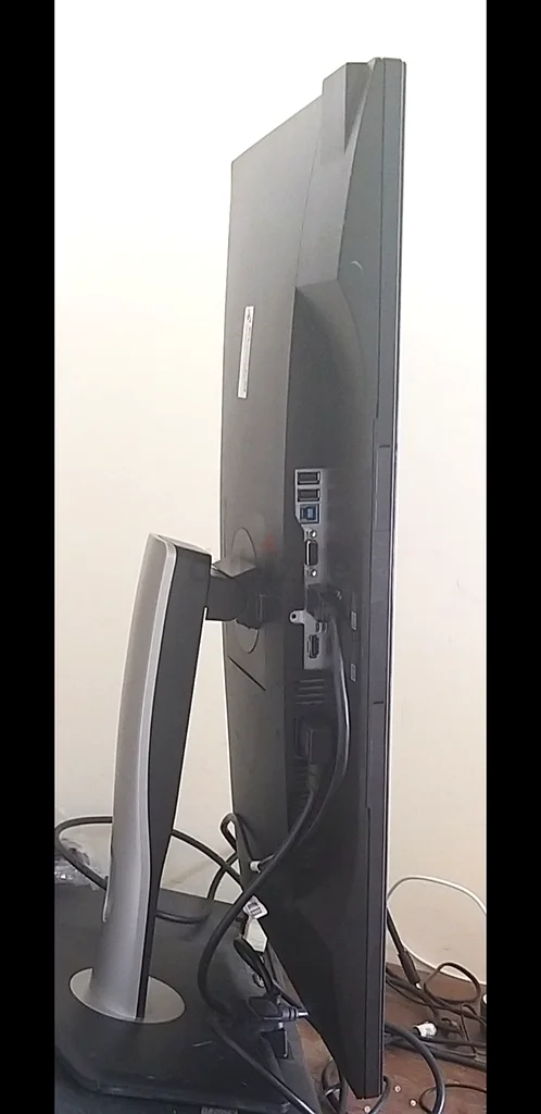 27inc Dell IPS Display Nerrow Bezel Full HD LED Monitor With HDMI + Hidrolic Stand Model No P2717H.63256600340227114