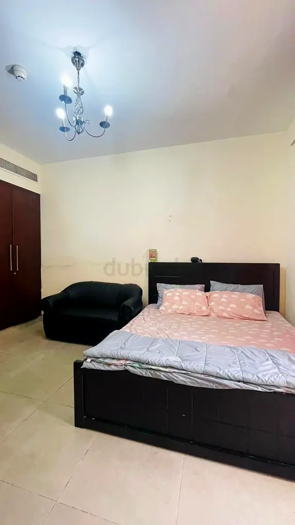 Apartment Family master Room available in Karama near Karama center