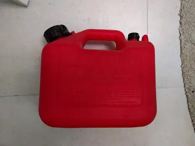 4.7 Litre lightweight heavy duty fuel can