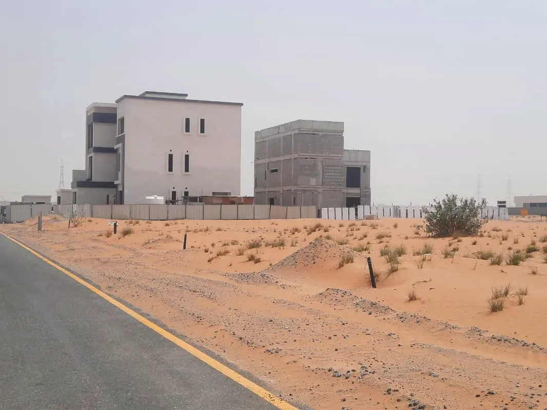 Land FOR SALE RESDENTIAL LANDS VERY PRIME LOCATION ONLY ARAB CAN OWNED