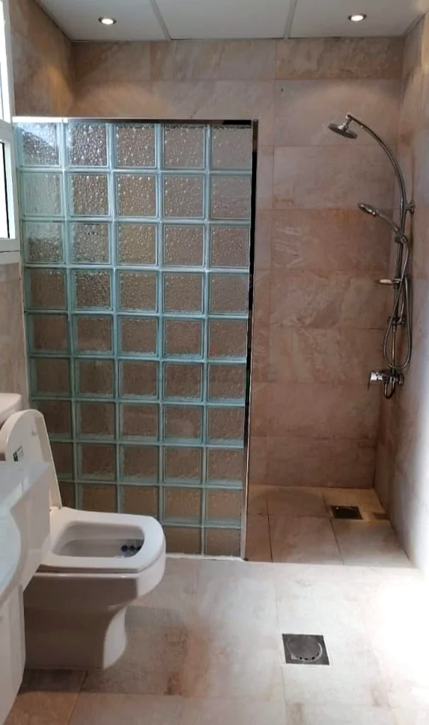 باب دش من الألومنيوم والزجاج63219833855618111