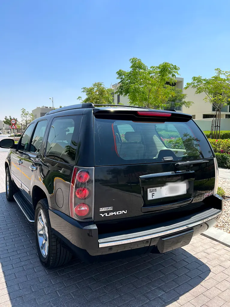 Clean Yukon Denali 2009 Full option