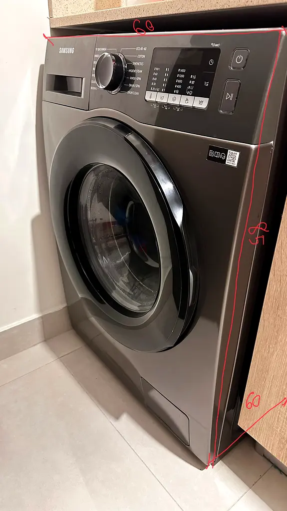 Samsung 8 Kg Front Load Washing Machine AED 1000