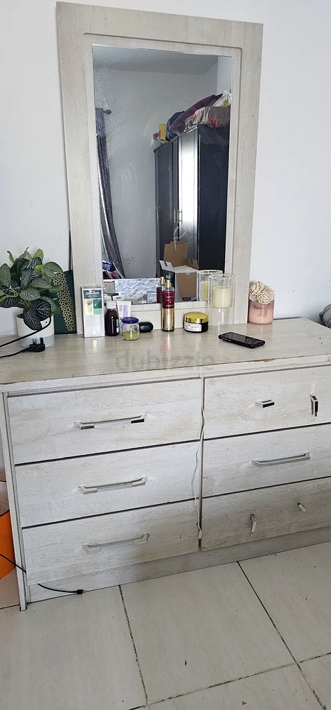 Dressing table for sale in a good condition dubizzle