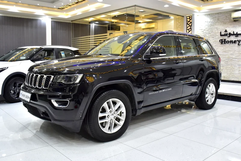 AED 1,272 EMI at 0% DP | Jeep Grand Cherokee Laredo 4x4 (2018 Model) in Black Color, GCC Specifications63225310358913111