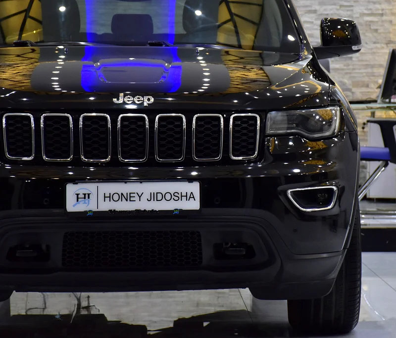 AED 1,272 EMI at 0% DP | Jeep Grand Cherokee Laredo 4x4 (2018 Model) in Black Color, GCC Specifications63225310358913113