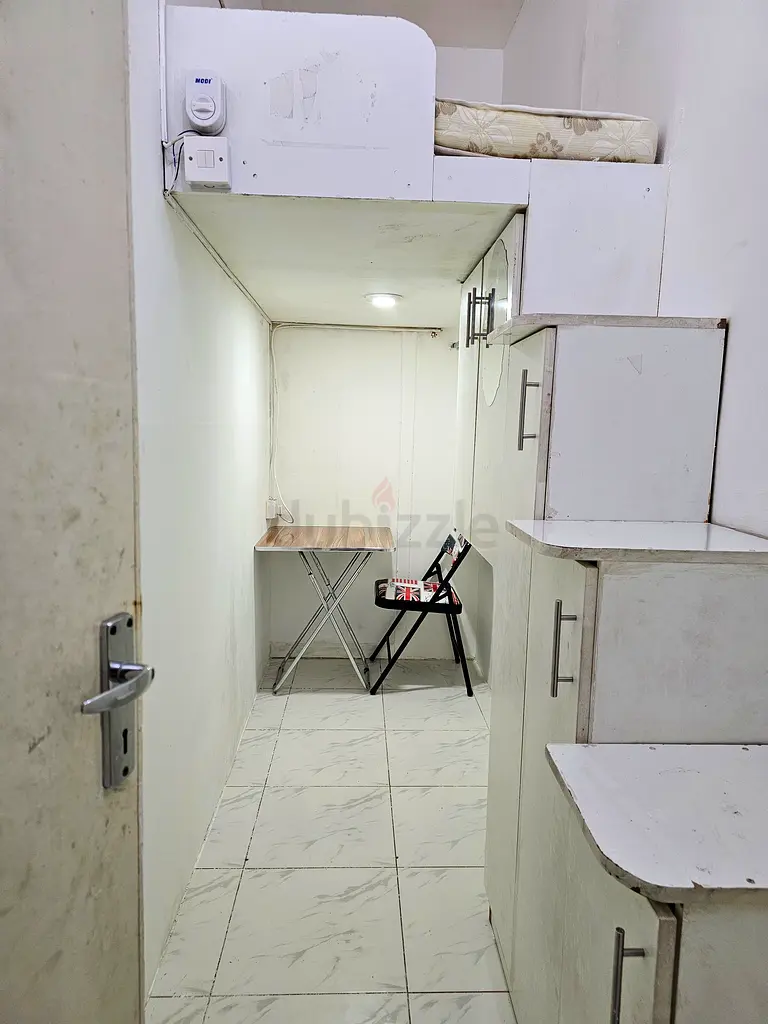 شقة للإيجار PARTITION ROOM AVAILABLE = BURJUMAN دوبيزل دبي