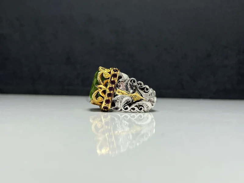 خاتم بحجر زبرجد طبيعي فخم - Luxurious natural peridot ring63174324247042112