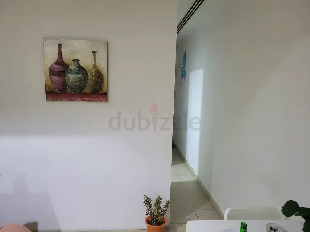 Apartment Spacious partition room with 3 people in apartment only