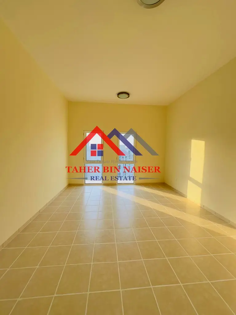 Apartment 5th floor, vacant, ready to move in, neat and clean, well