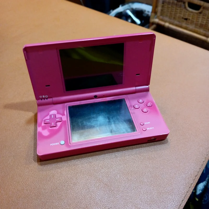 Pink Nintendo DSi63229307830275111