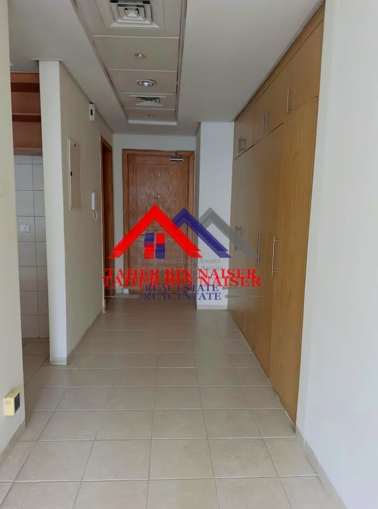 Apartment Largest Studio with balcony near to metro station