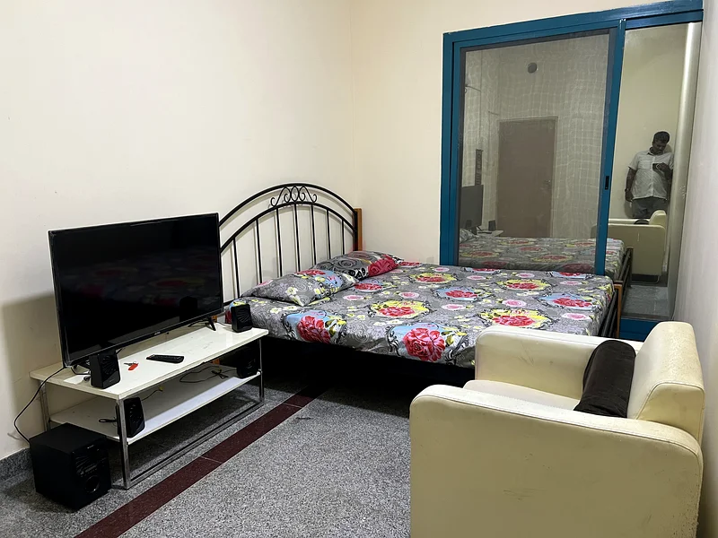 Apartment Spacious Couple Partition fully closed Room with Smart TV