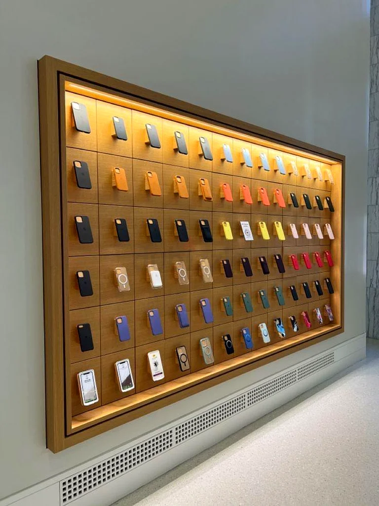 Custom Made Display Unit for Mobiles Shop632586606365461110