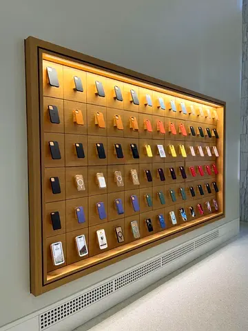 Custom Made Display Unit for Mobiles Shop