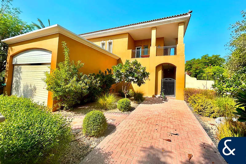 Villa Single Row Five Bedrooms Private Dubai