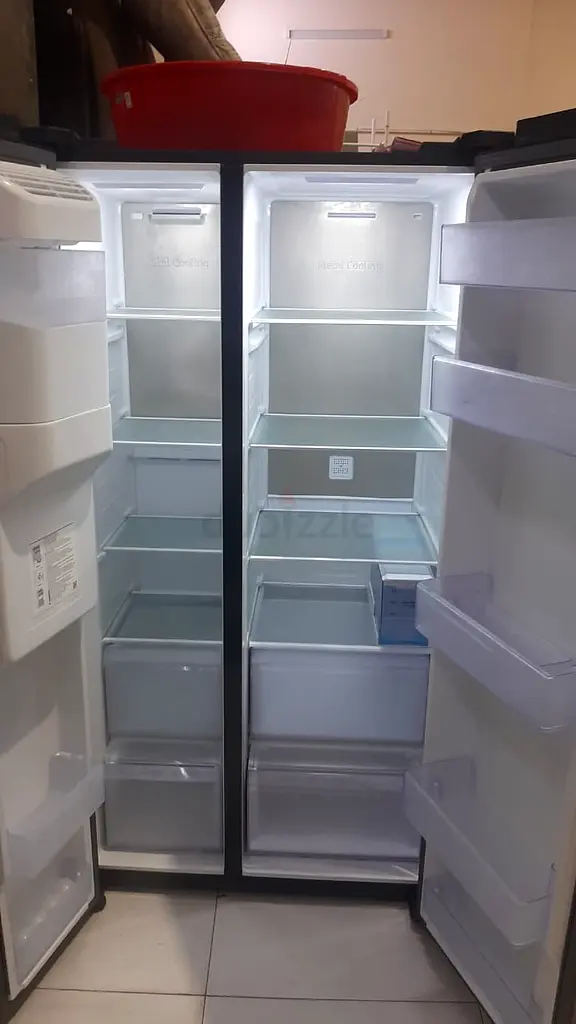 Samsung black refrigerator with ice maker new model