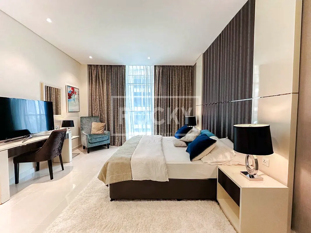 Apartment Vacant Canal View Near Metro Fully Furnished Dubai