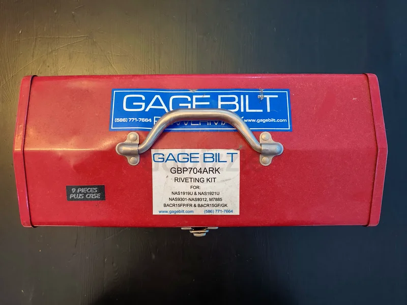 طقم تثبيت جيج بيلت GBP704ARK مع محول بزاوية 90 درجة ومحول مائل63221345517186111